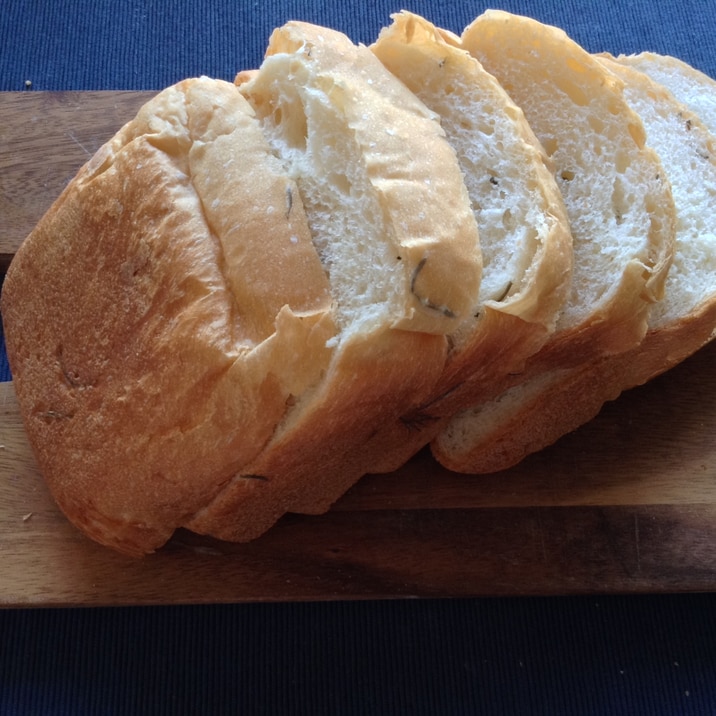 ホームベーカリーで作るオリーブオイルの食パン